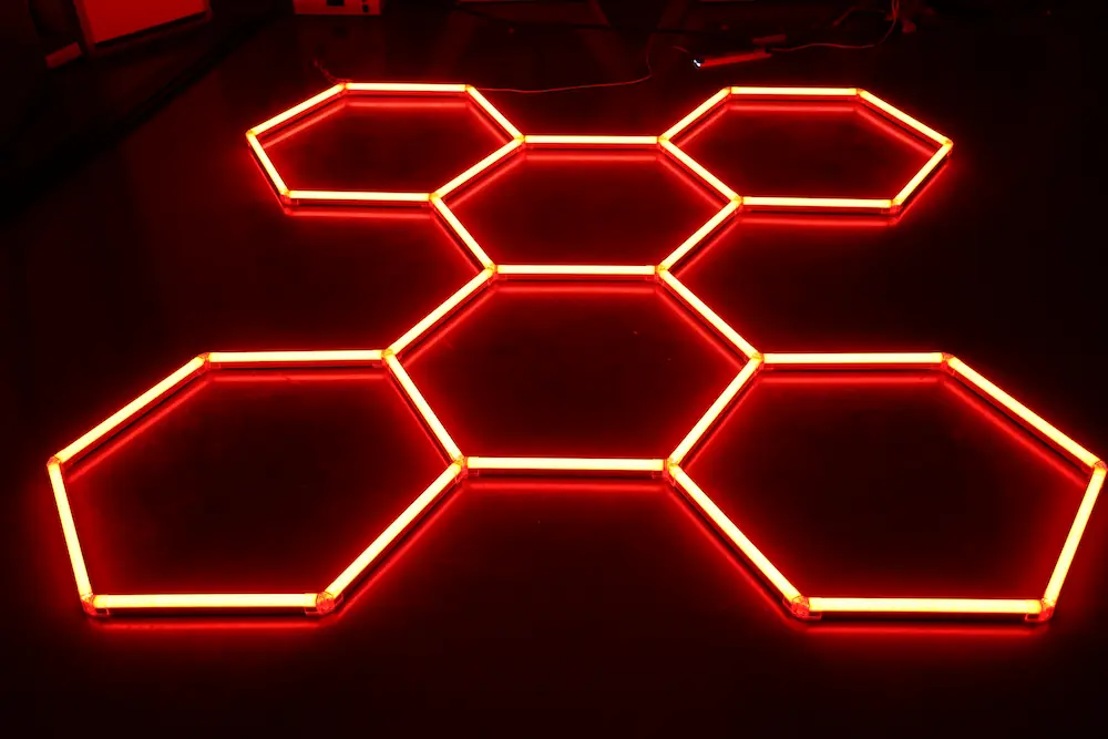 Cómo atraer clientes con Proyectores Holográficos 3D en 2026